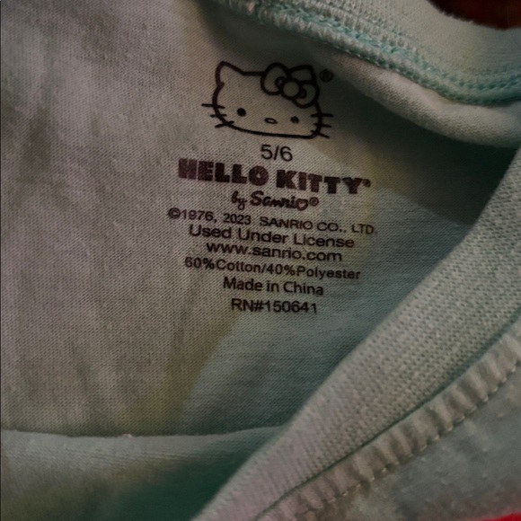 Hello Kitty T-Shirt - Picture 3 of 3